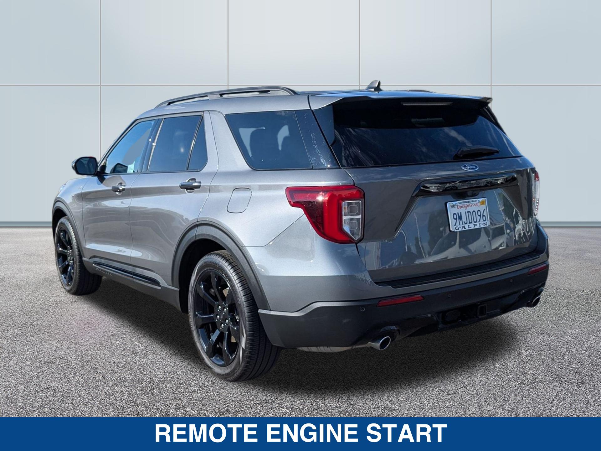2024 Ford Explorer ST-Line photo 2