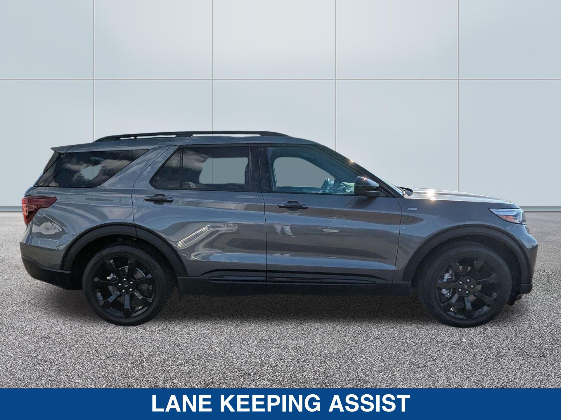 2024 Ford Explorer ST-Line photo 5