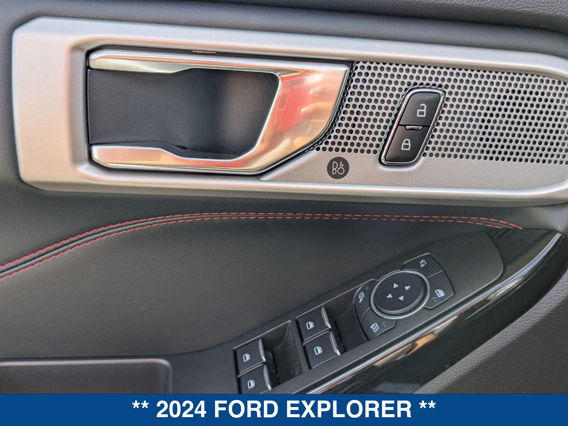 2024 Ford Explorer ST-Line photo 10