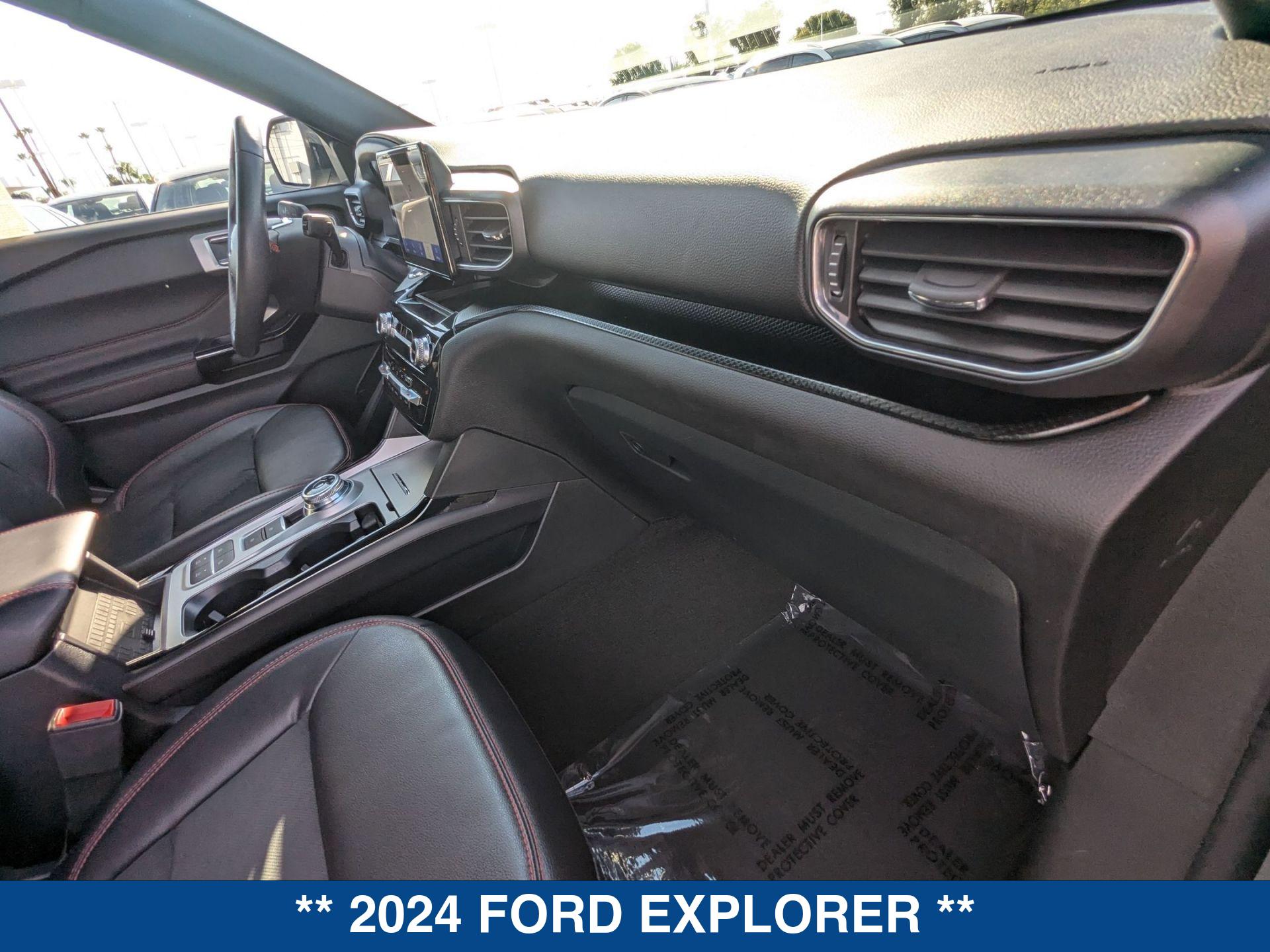 2024 Ford Explorer ST-Line photo 20