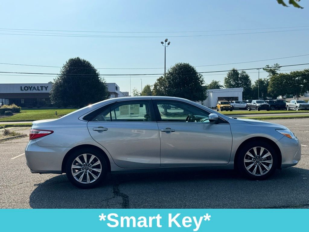 2017 Toyota Camry XLE XSE photo 9