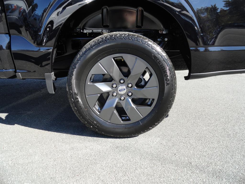2025 Ford F-150 STX photo 9