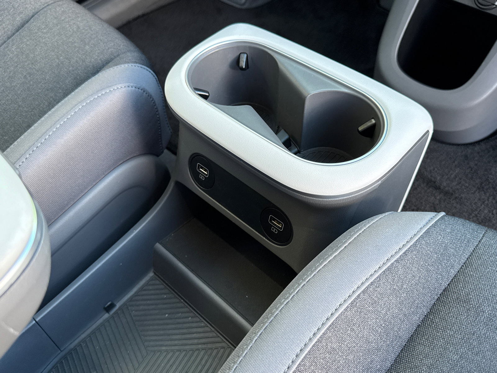 2024 Hyundai Ioniq 5 SE photo 16