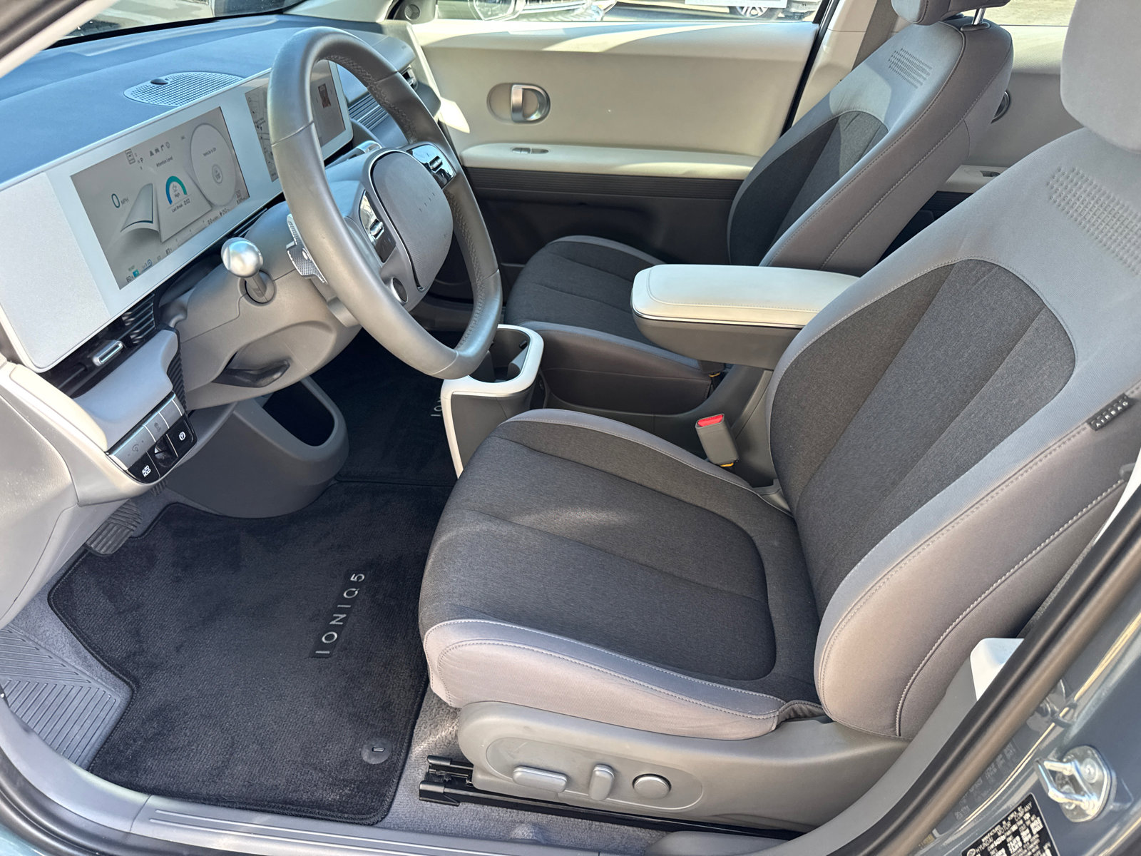 2024 Hyundai Ioniq 5 SE photo 25