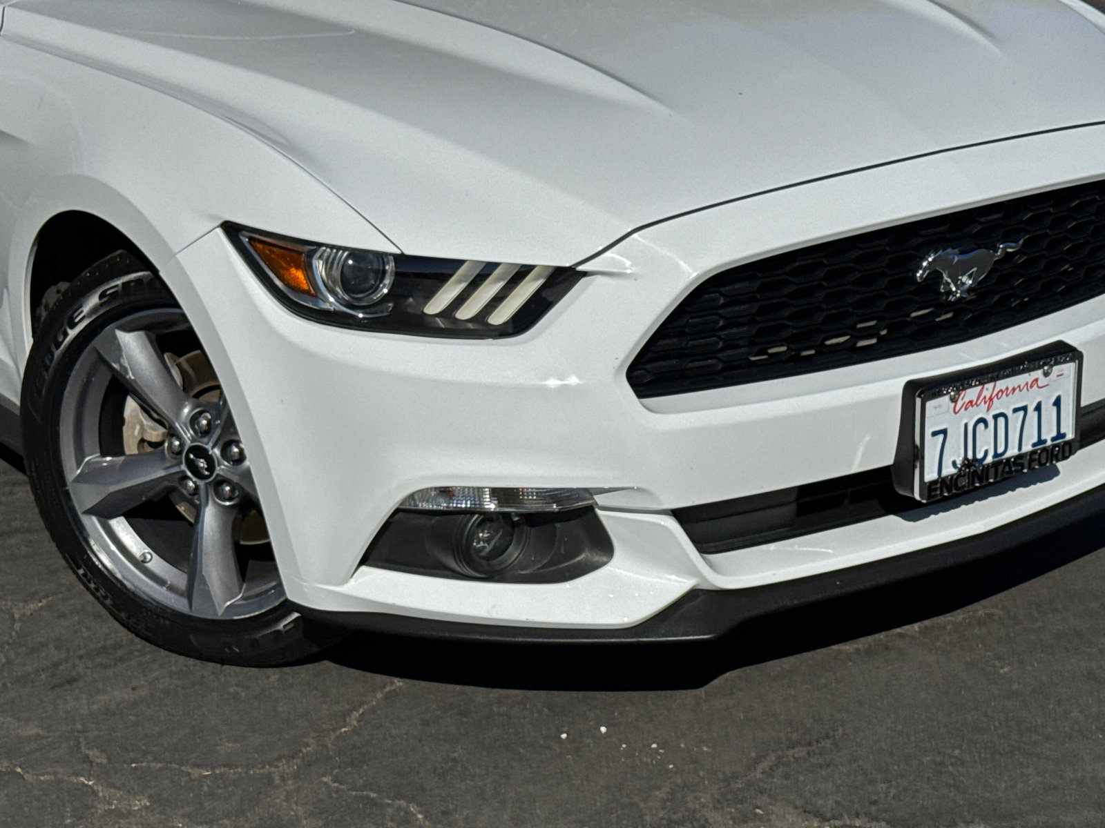 2015 Ford Mustang V6 photo 3