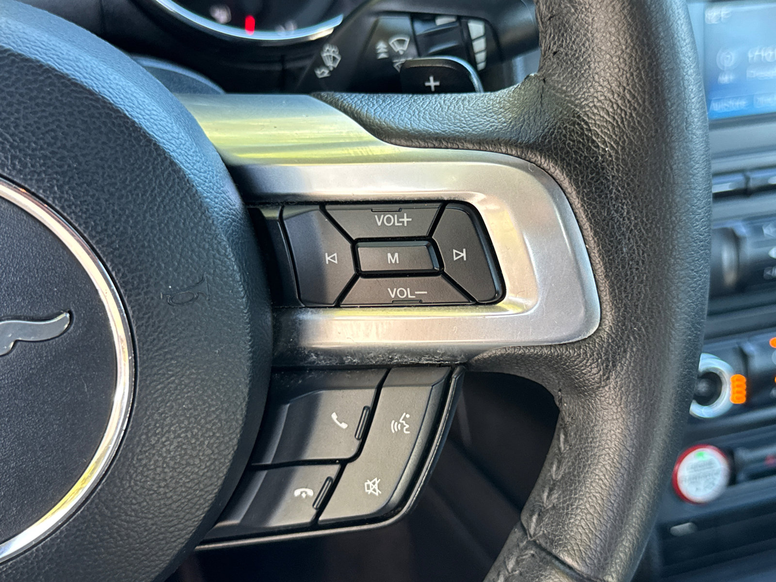 2015 Ford Mustang V6 photo 27