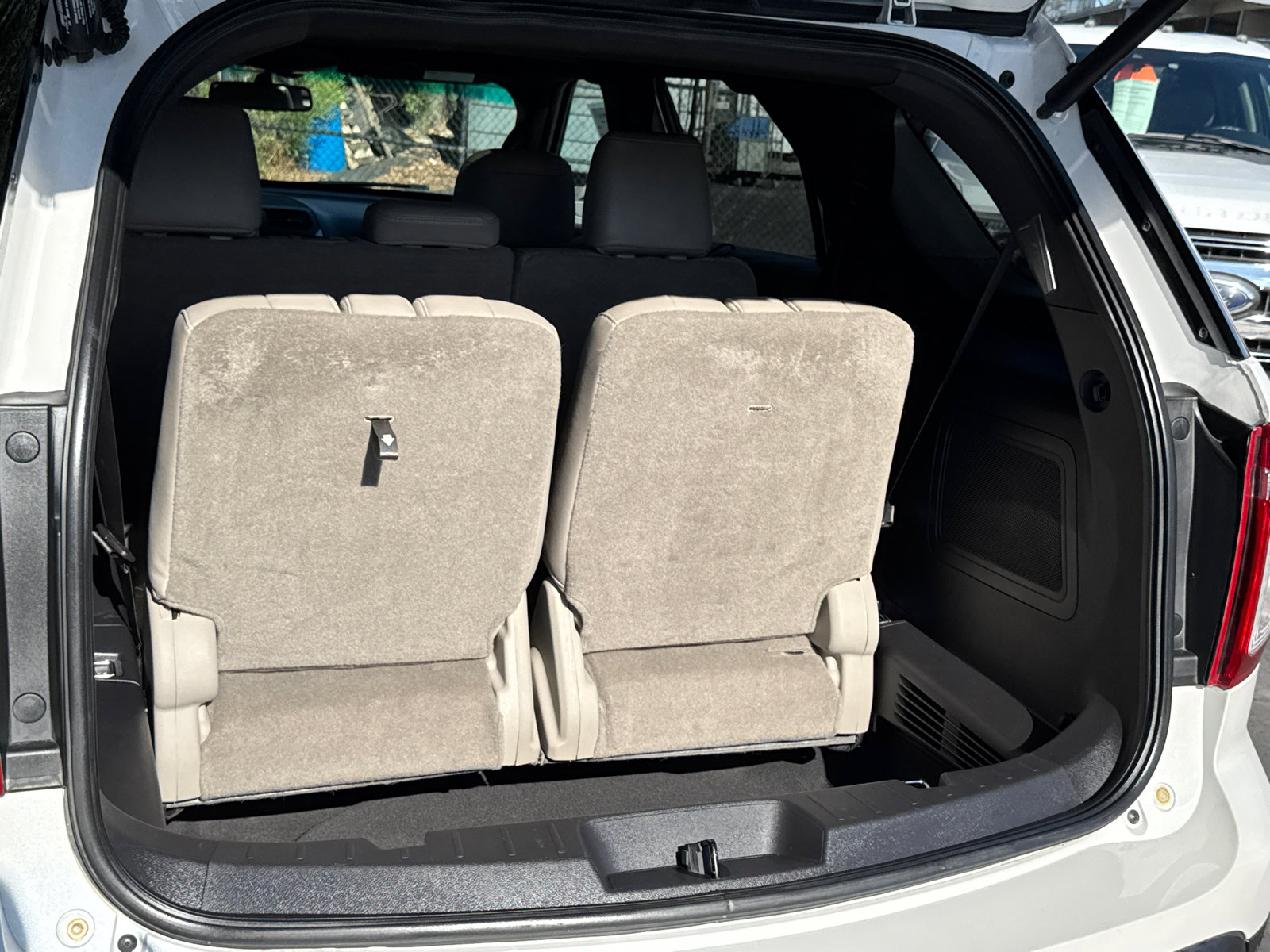 2012 Ford Explorer Limited photo 9