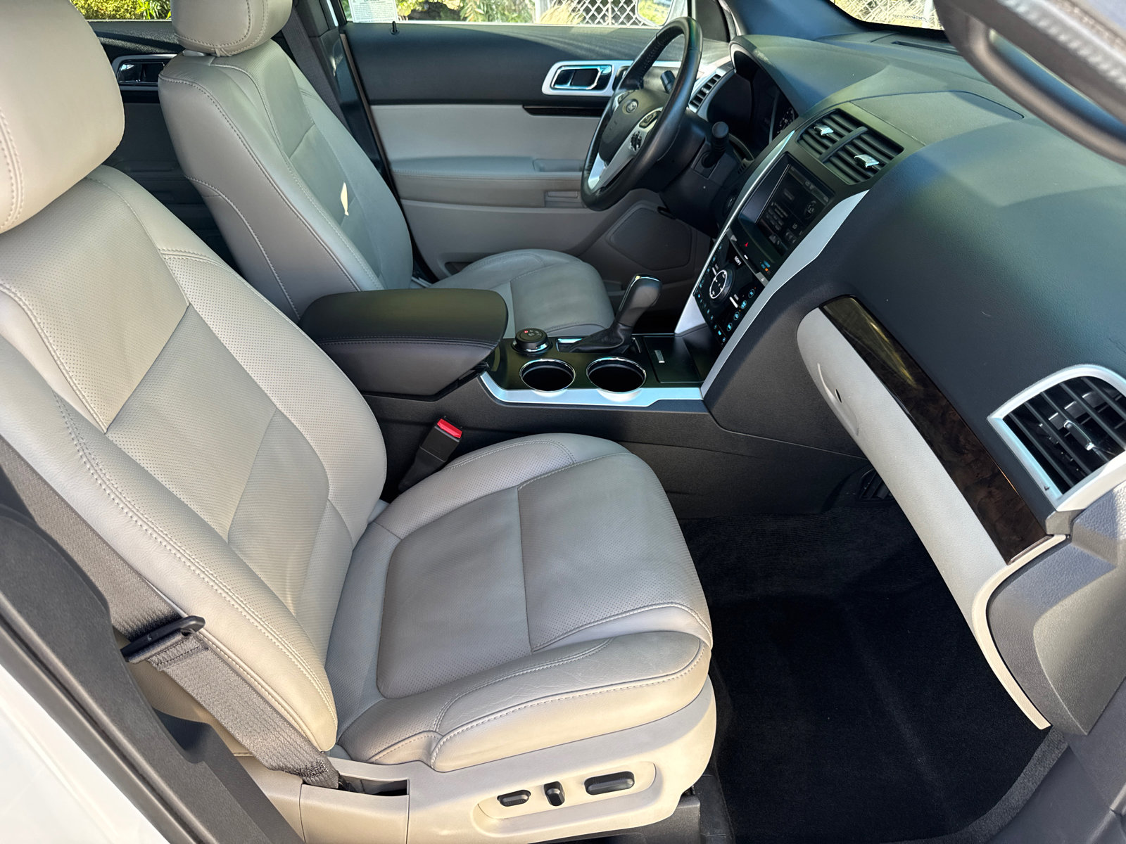 2012 Ford Explorer Limited photo 18