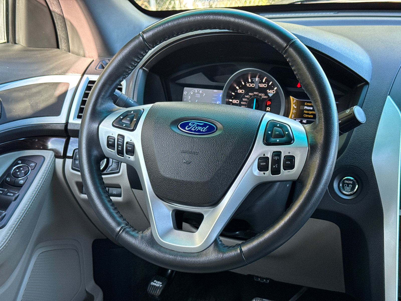 2012 Ford Explorer Limited photo 25
