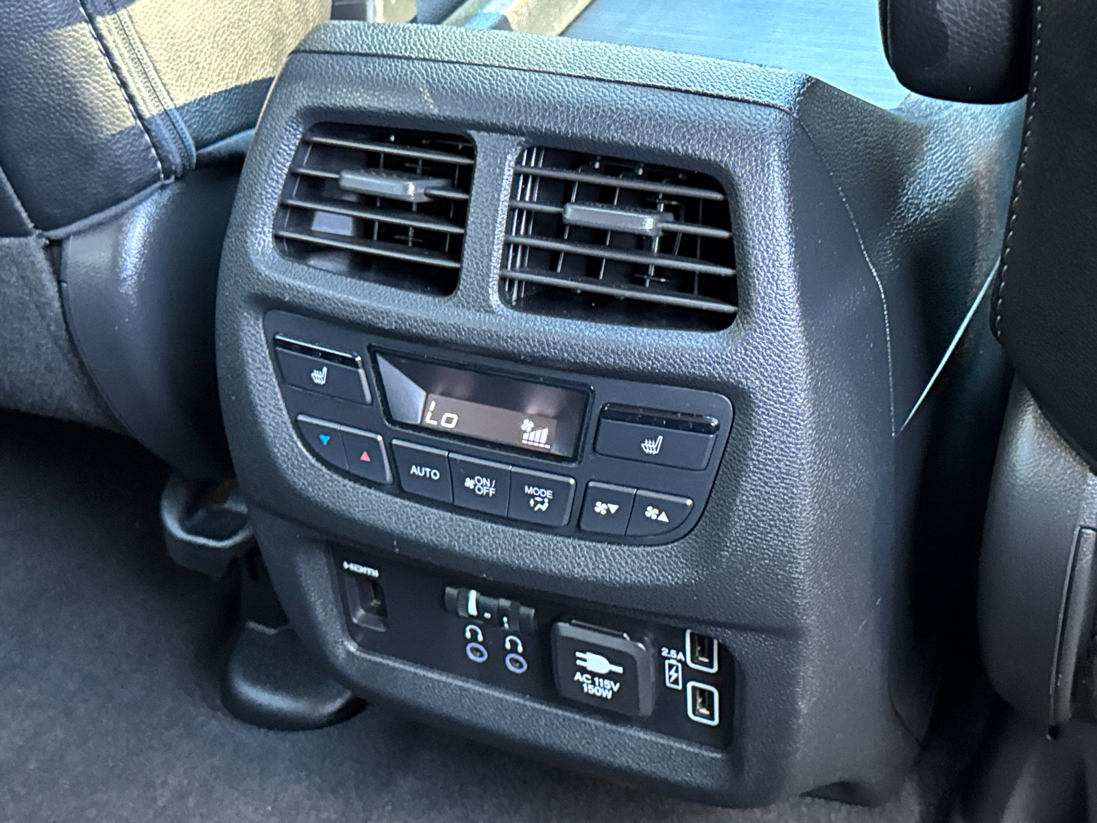 2021 Honda Pilot Touring photo 18