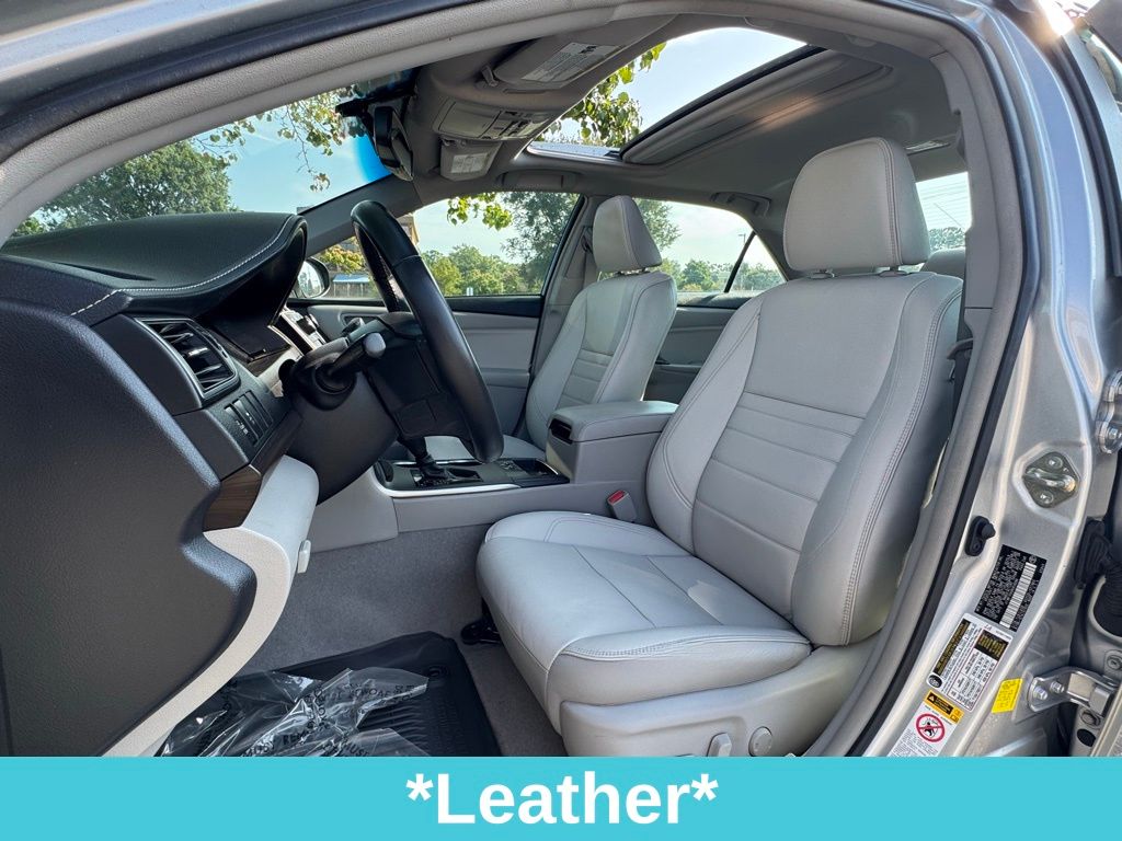 2017 Toyota Camry XLE XSE photo 13