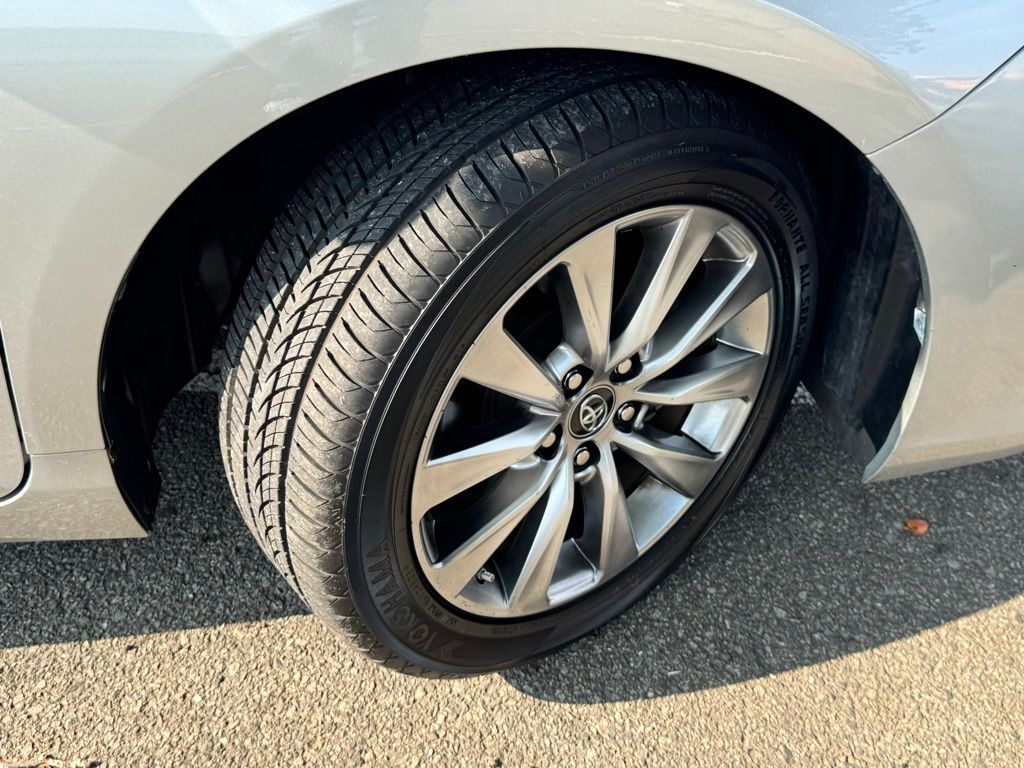 2017 Toyota Camry XLE XSE photo 28