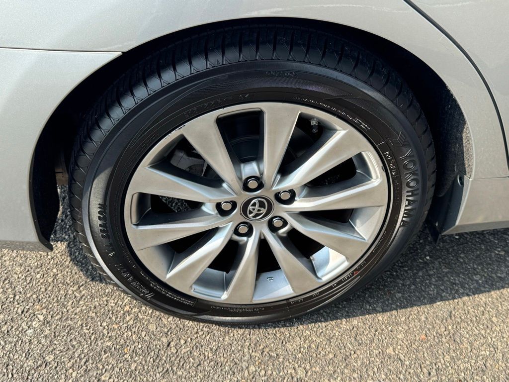 2017 Toyota Camry XLE XSE photo 29