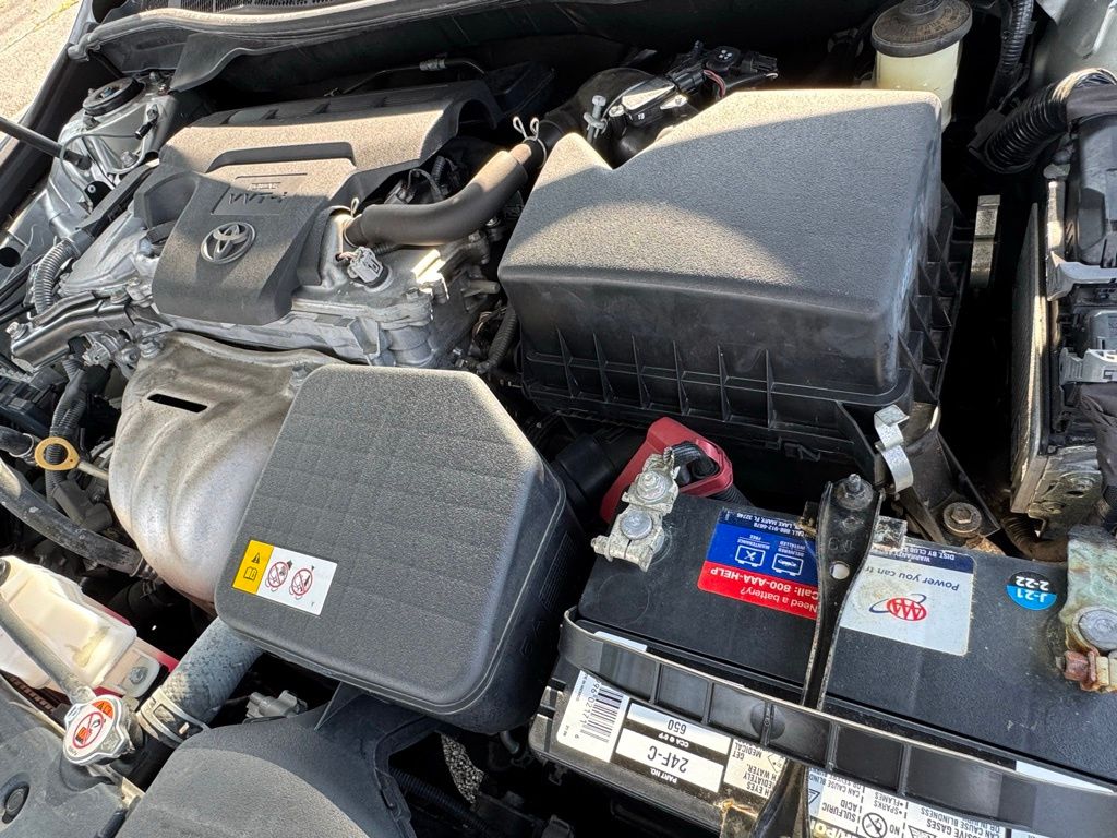 2017 Toyota Camry XLE XSE photo 32