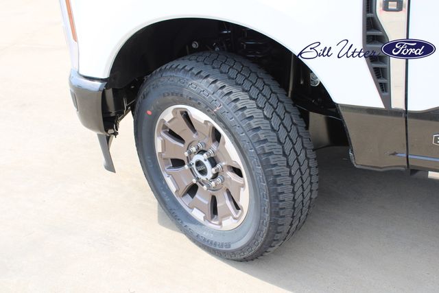 2025 Ford F-250 photo 5