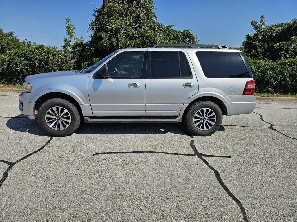 2015 Ford Expedition XLT photo 2