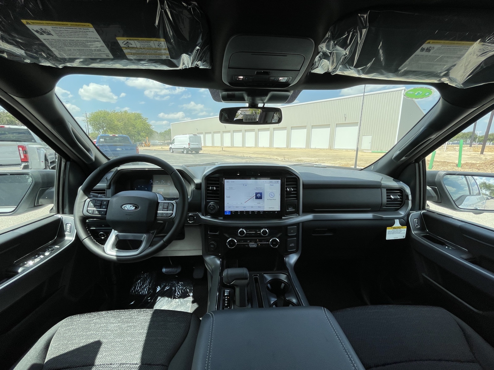 2025 Ford F-150 XLT photo 3