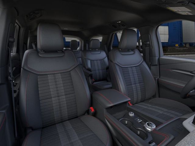 2025 Ford Explorer ST-Line photo 8