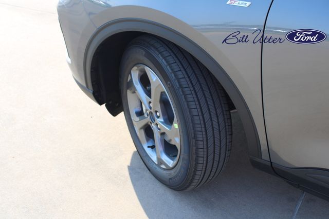 2026 Ford Escape ST-Line photo 5