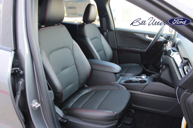 2026 Ford Escape ST-Line photo 6