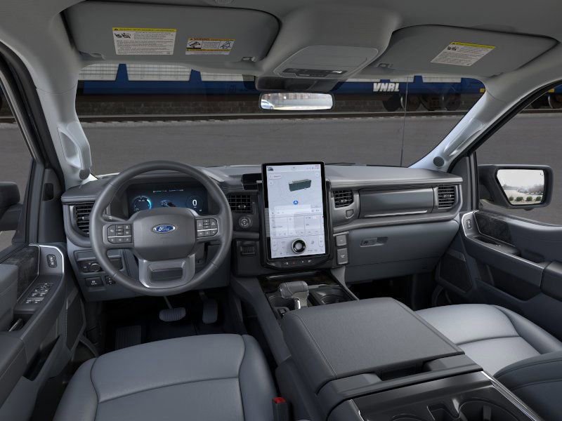 2025 Ford F-150 Lightning photo 6