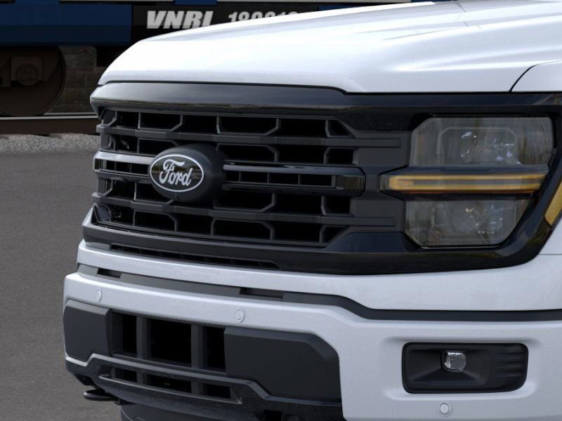 2025 Ford F-150 XLT photo 16