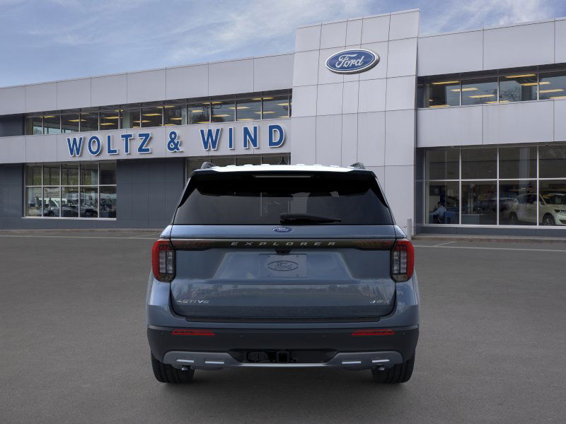2025 Ford Explorer photo 3
