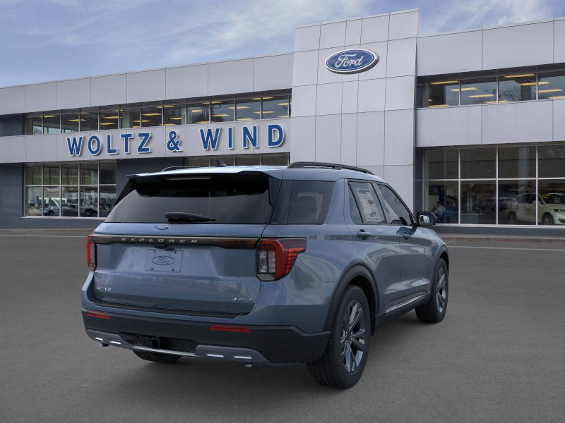 2025 Ford Explorer photo 6