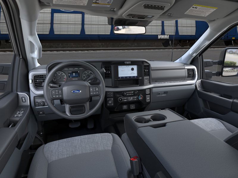 2026 Ford F-350 XLT photo 7