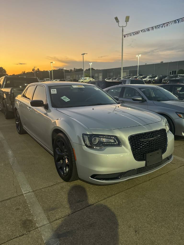 2022 Chrysler 300 Touring