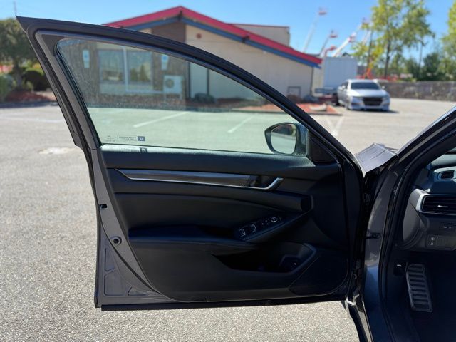 2018 Honda Accord Sport photo 12