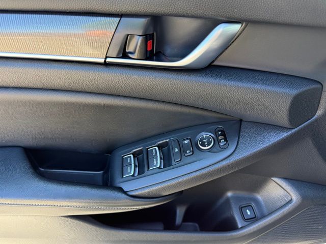 2018 Honda Accord Sport photo 13