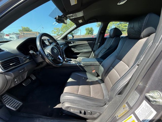 2018 Honda Accord Sport photo 14