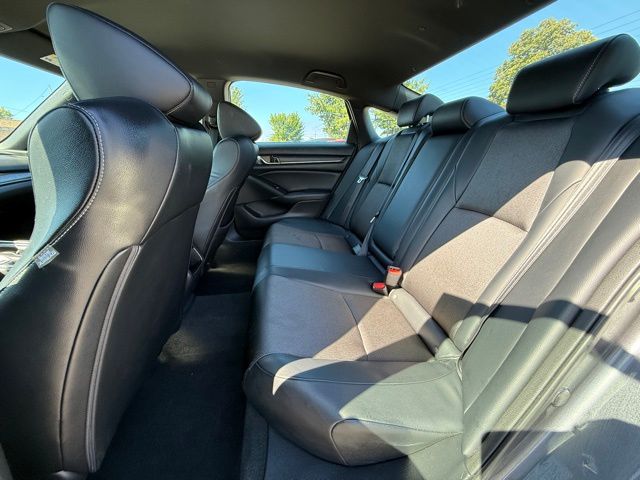 2018 Honda Accord Sport photo 19