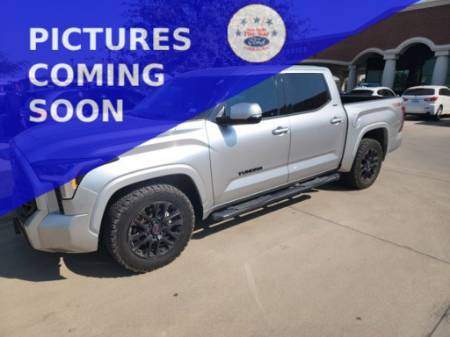 2022 Toyota Tundra 4WD SR5