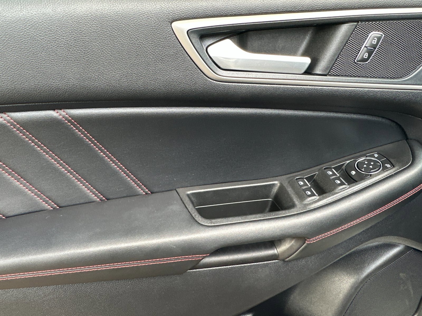 2021 Ford Edge ST-Line photo 7