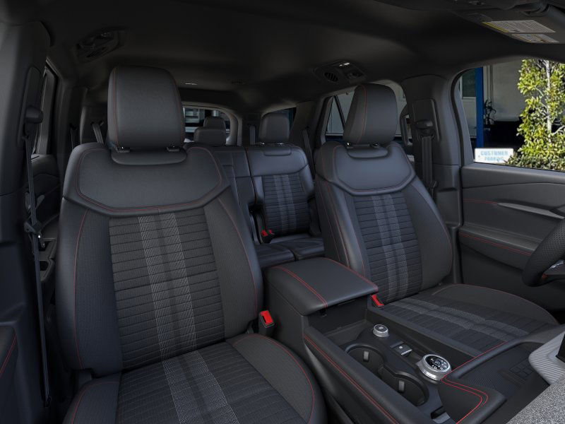 2025 Ford Explorer ST-Line photo 8