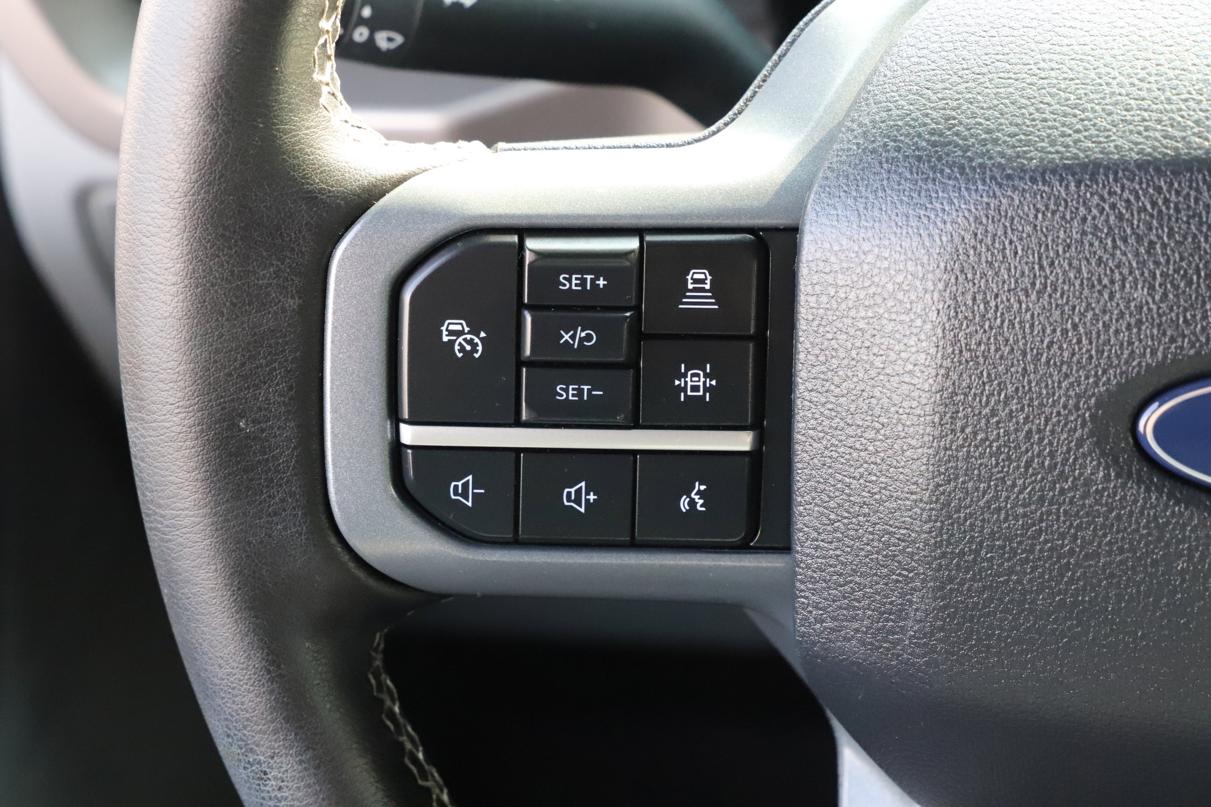 2024 Ford F-150 XLT photo 27