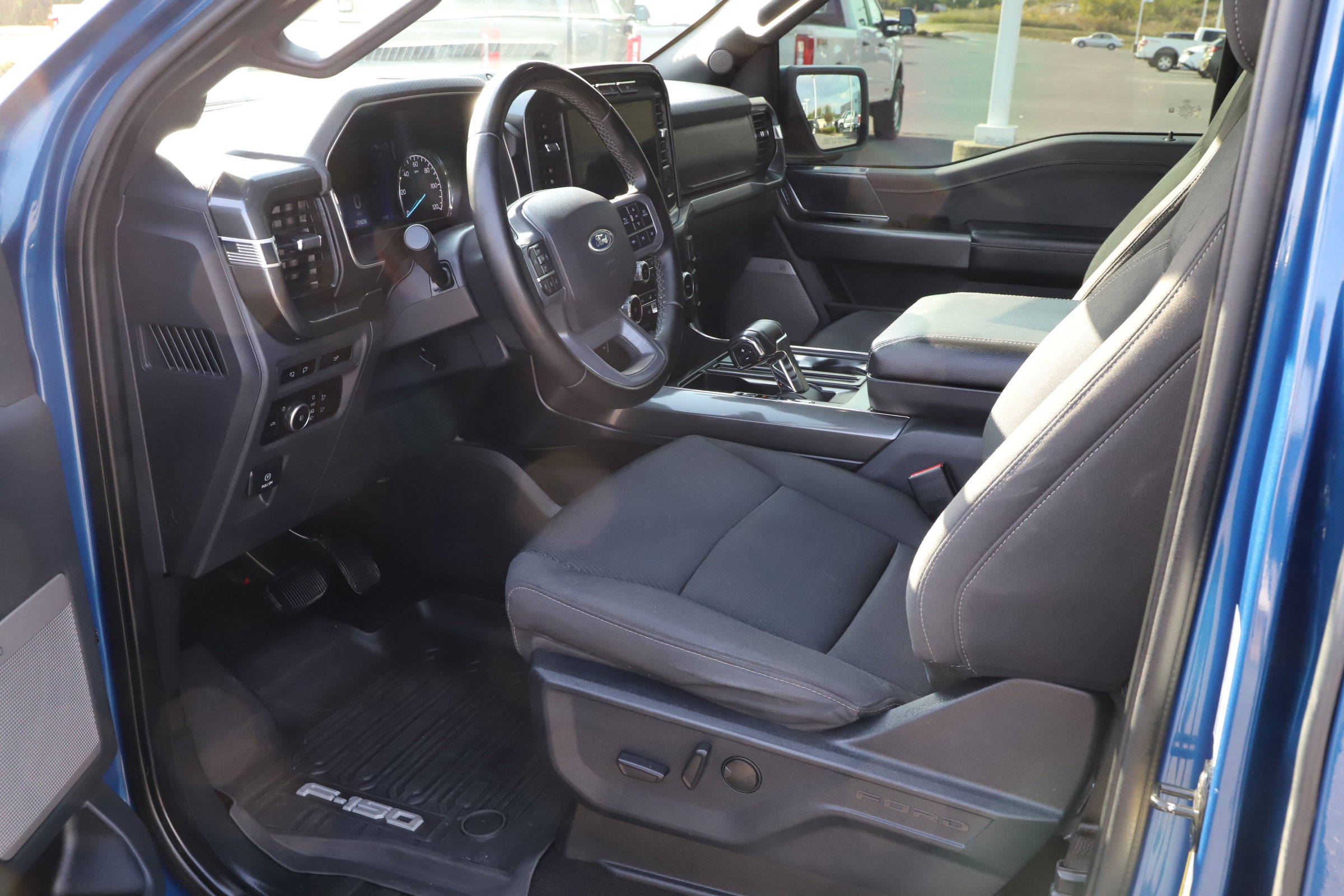 2023 Ford F-150 XLT photo 12