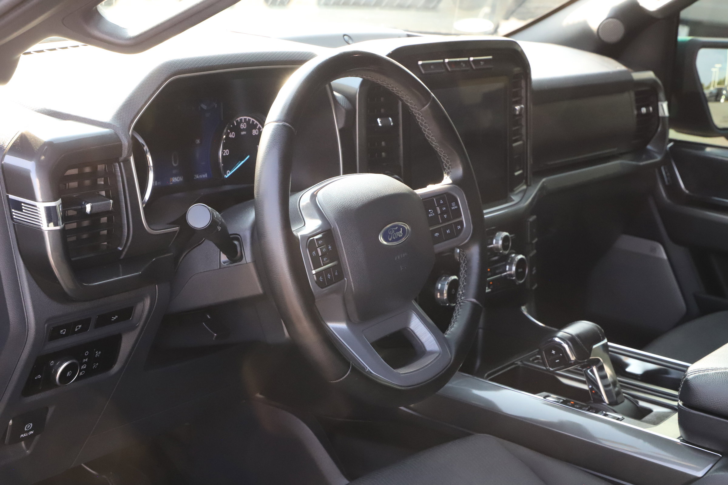 2023 Ford F-150 XLT photo 13