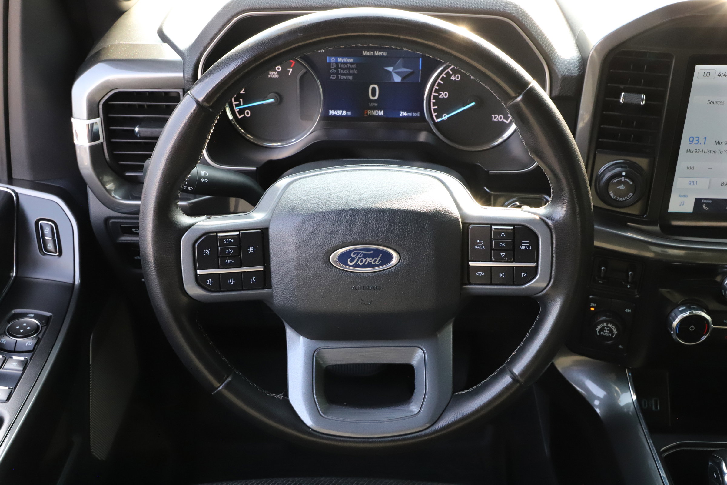 2023 Ford F-150 XLT photo 24