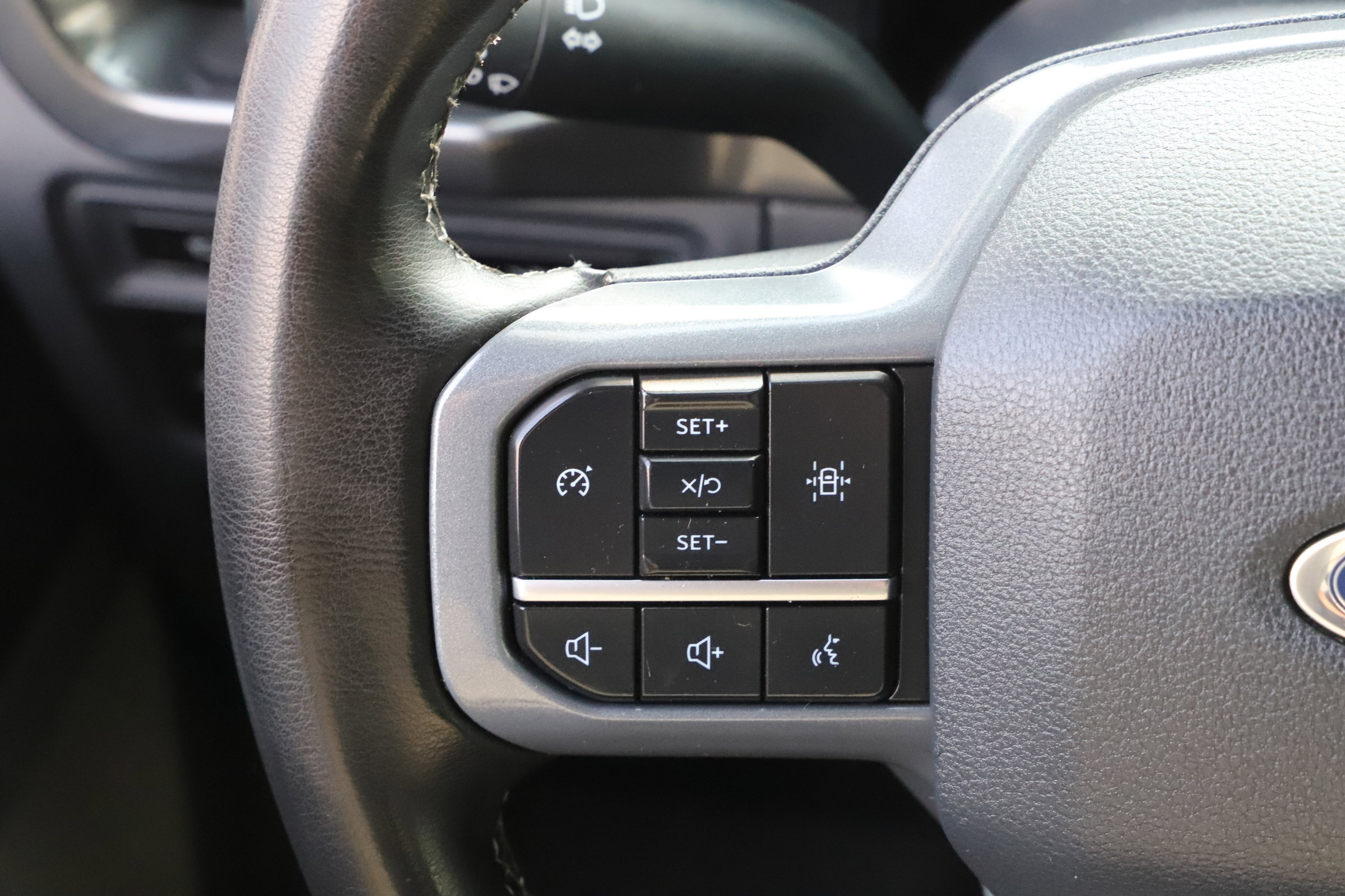 2023 Ford F-150 XLT photo 25