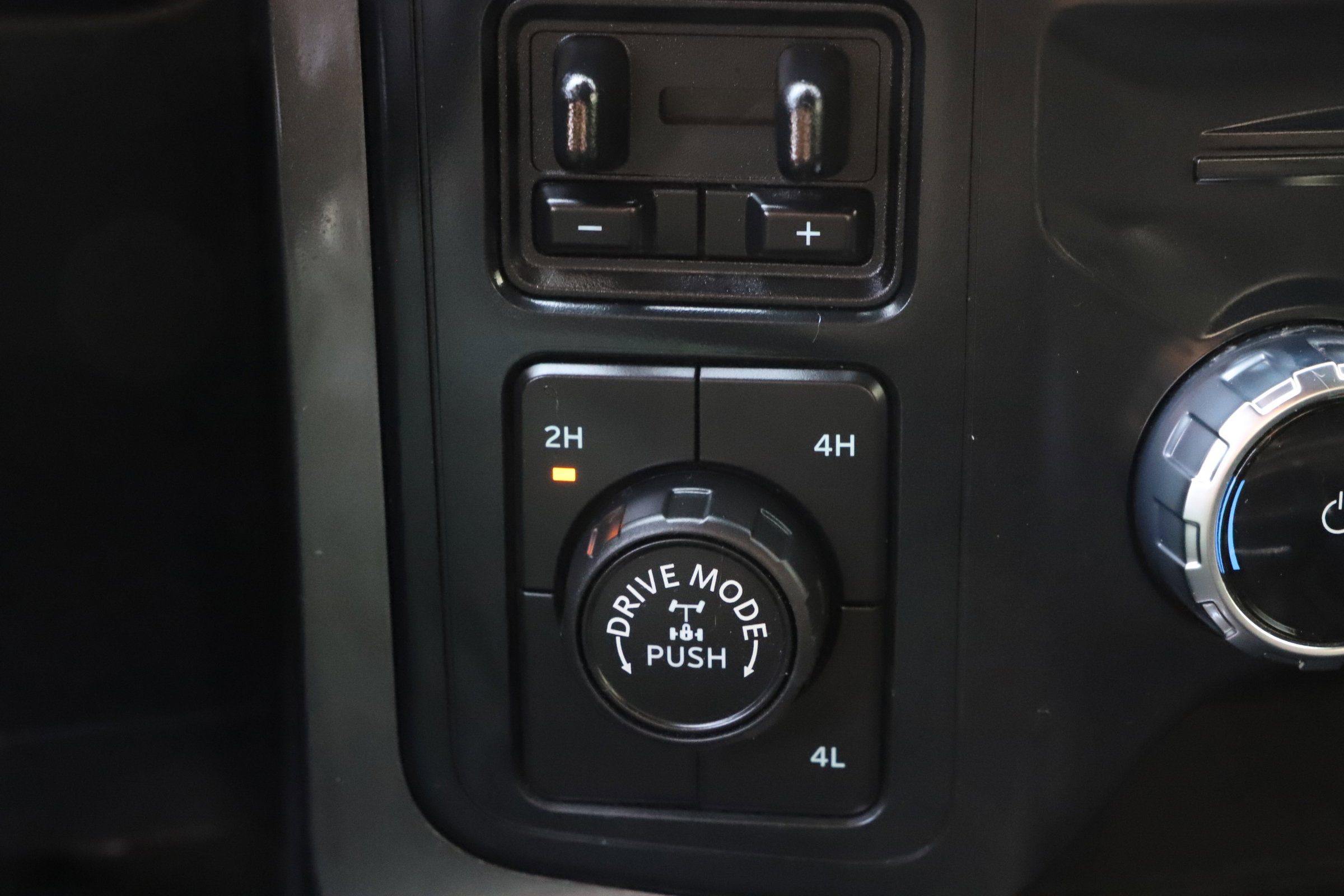 2023 Ford F-150 XLT photo 32