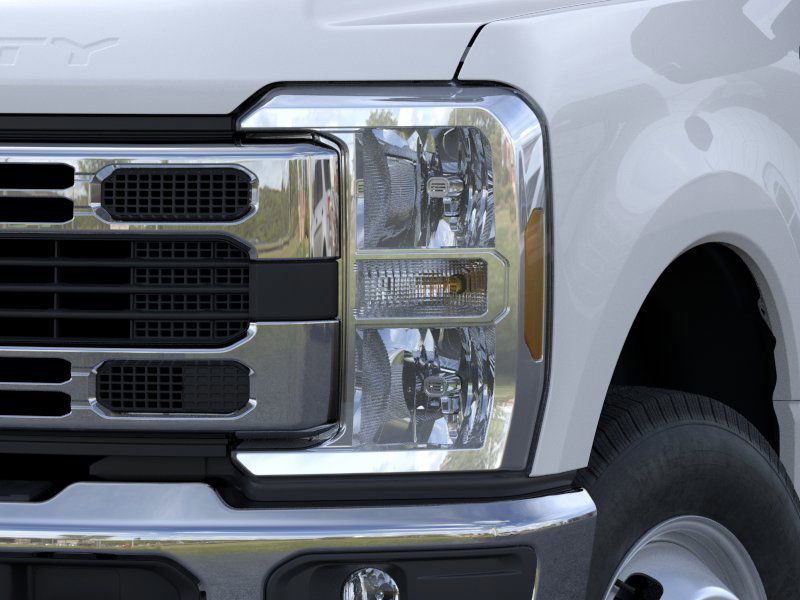 2026 Ford F-350 XLT photo 18