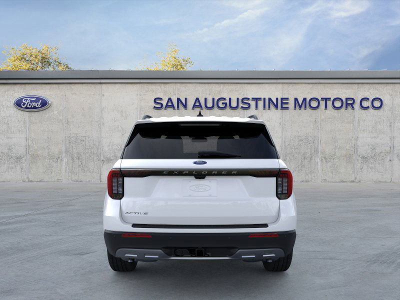 2025 Ford Explorer photo 3
