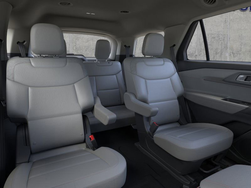 2025 Ford Explorer photo 8