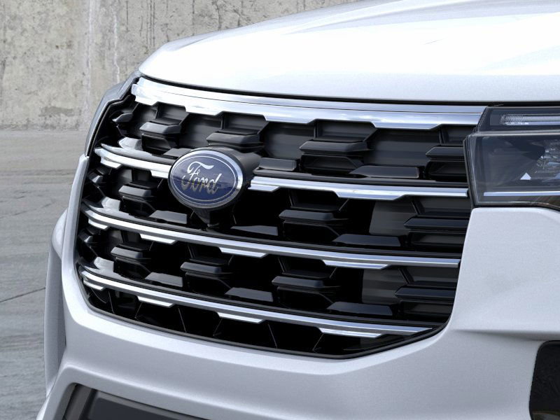 2025 Ford Explorer photo 13
