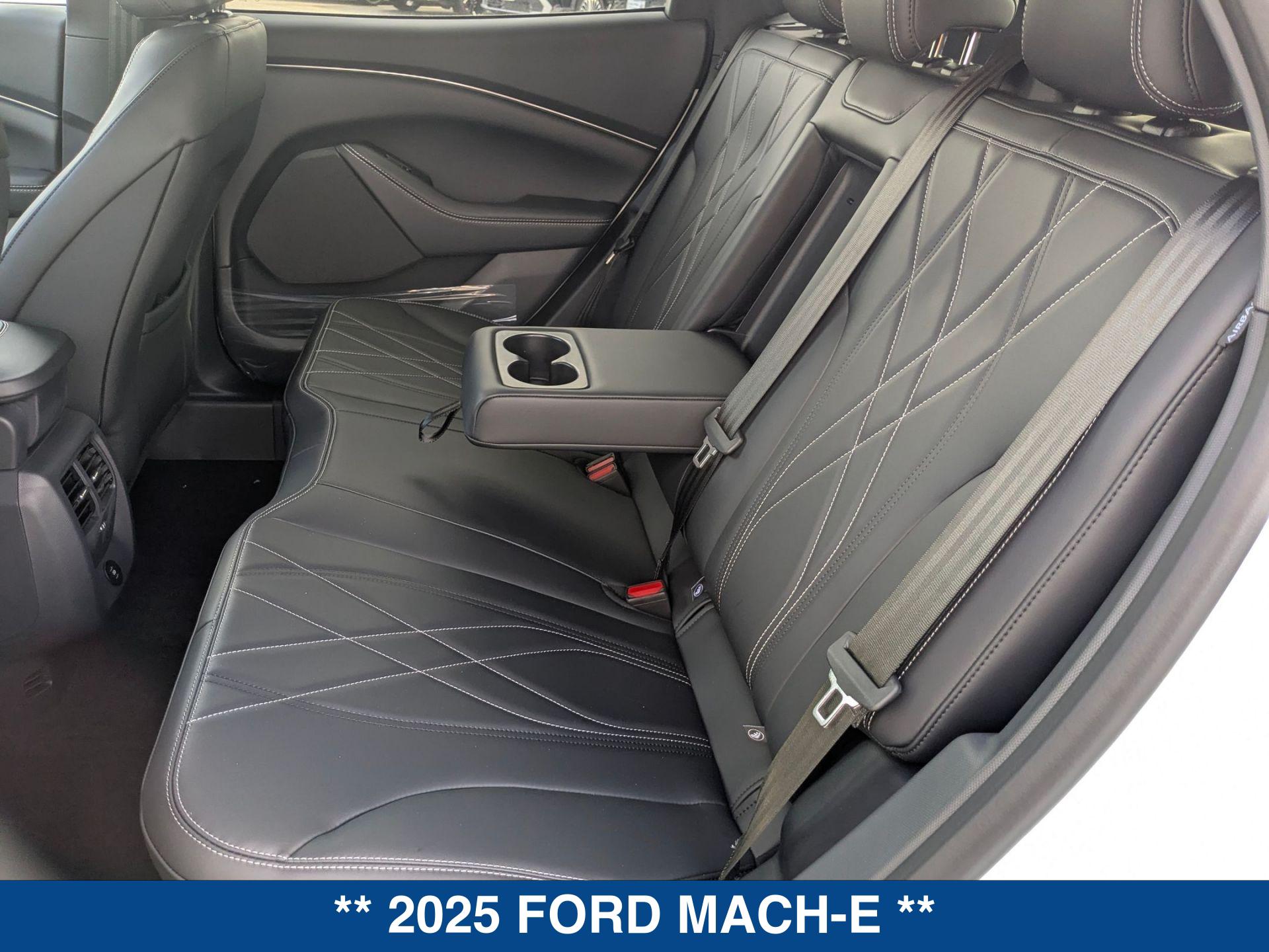 2025 Ford Mustang Mach-E Premium photo 19