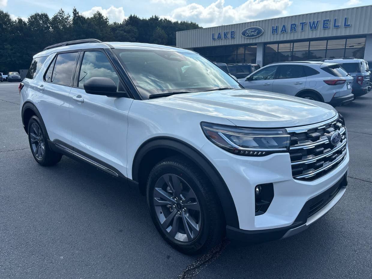 2025 Ford Explorer Active's photo