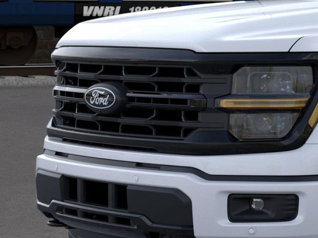 2025 Ford F-150 XLT photo 16